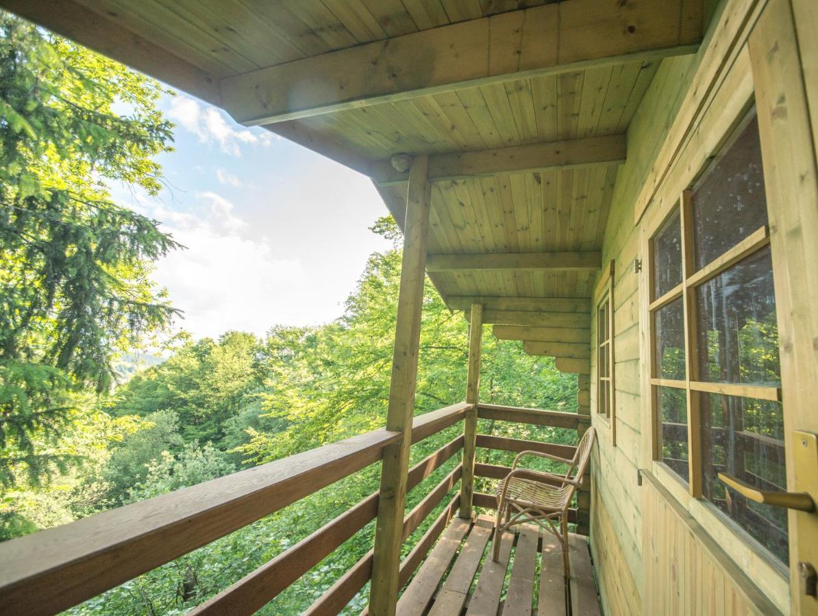 Adventure Farm Bed & Breakfast Store Exterior photo